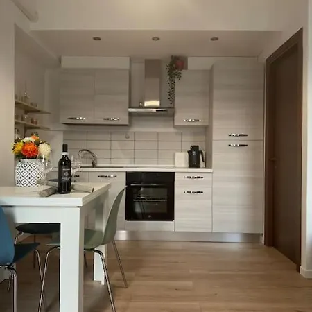 In Center Ca Del Pescatore View * Lierna